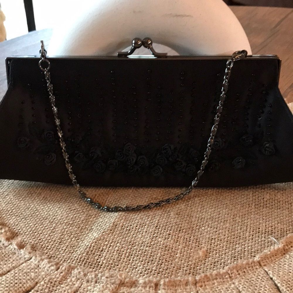 CARLO FELLINI BEADS AND ROSES VINTAGE FORML CLUTCH SATIN BAG PURSE 10x4 KISSLOCK